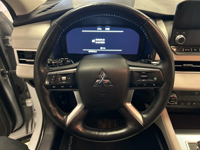 Mitsubishi Outlander  2022