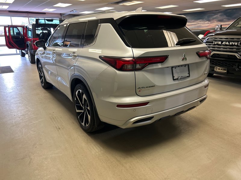 Mitsubishi Outlander  2022