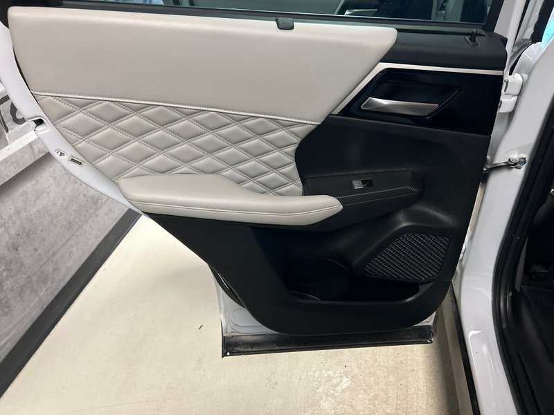 Mitsubishi Outlander  2022
