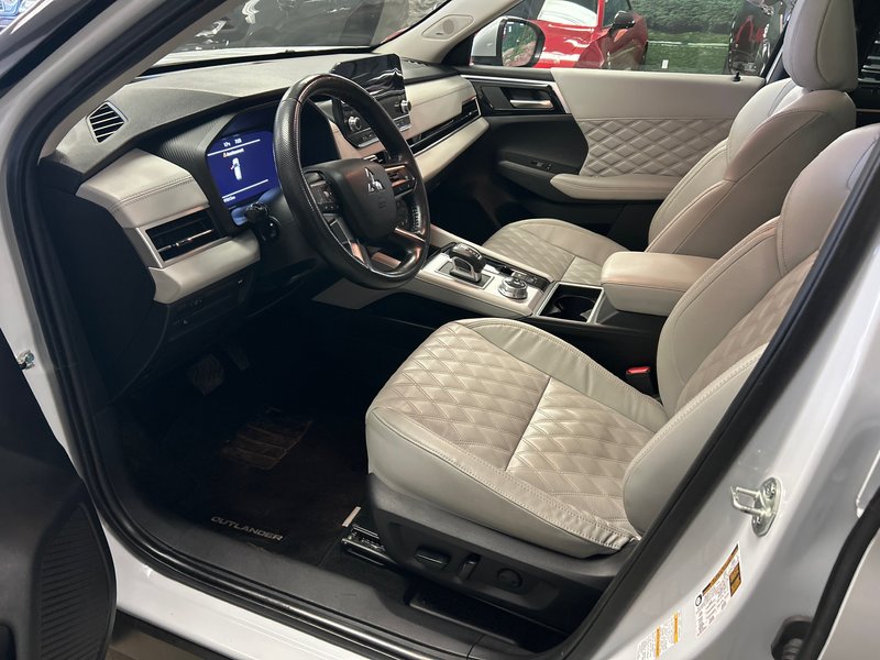Mitsubishi Outlander  2022