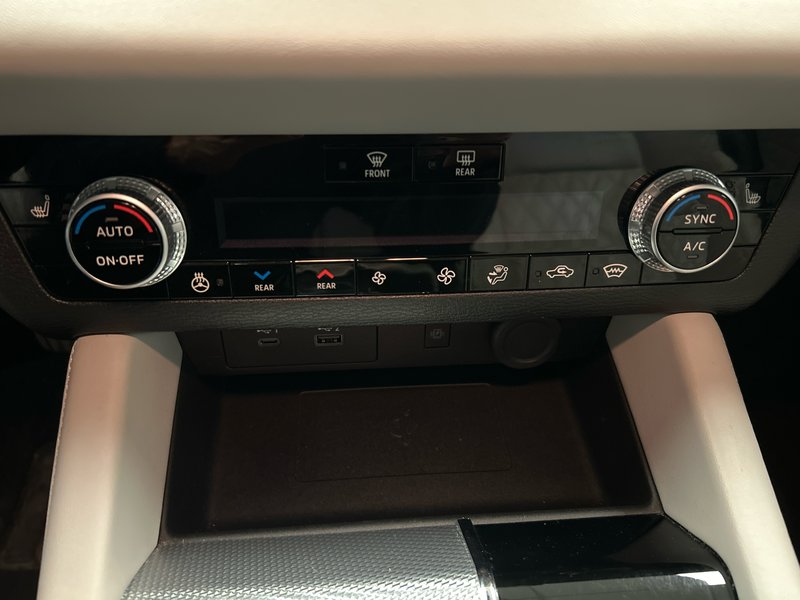 Mitsubishi Outlander  2022