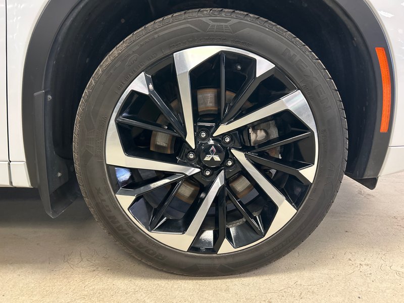 Mitsubishi Outlander  2022