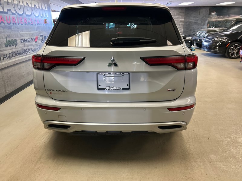 Mitsubishi Outlander  2022