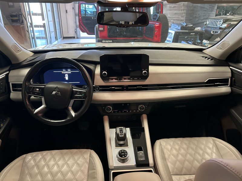 Mitsubishi Outlander  2022
