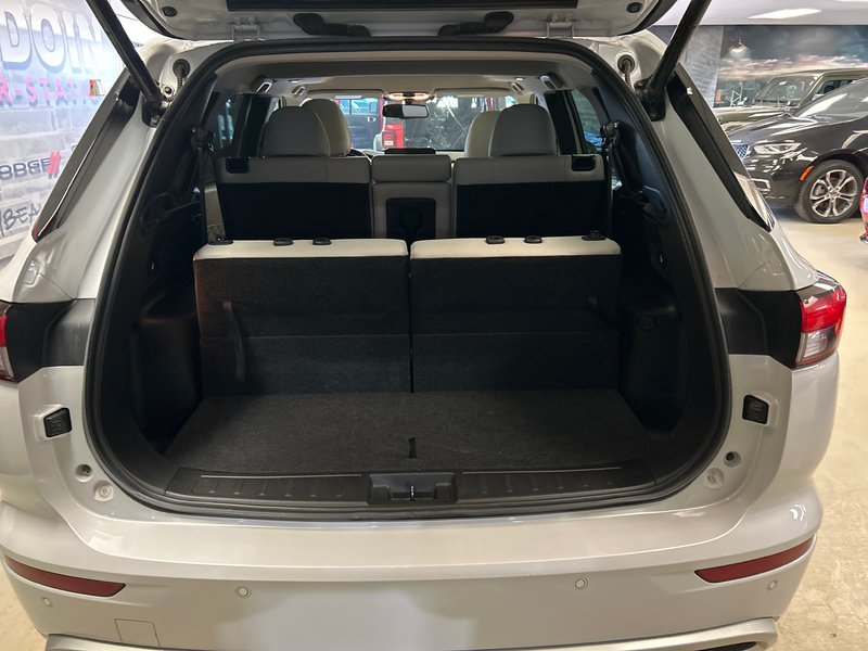 Mitsubishi Outlander  2022
