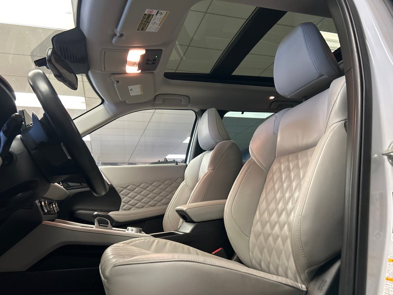 Mitsubishi Outlander  2022