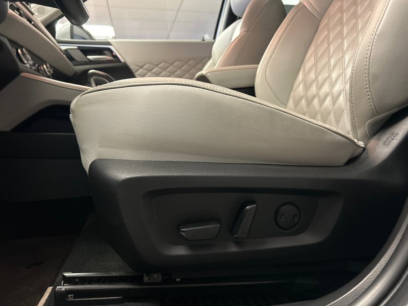 Mitsubishi Outlander  2022