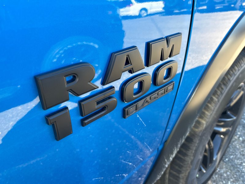 Ram 1500 Classic WARLOCK 2024 SIÈGES ET VOLANT CHAUFFANTS * DÉMARREUR À DISTANCE * ÉCRAN 8.4 CARPLAY ANDROID AUTO