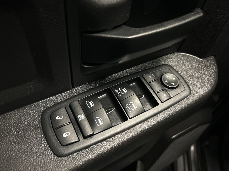 Ram 1500 CREW ST 2014