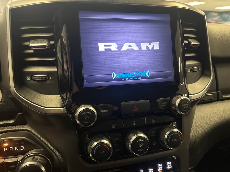 Ram 1500 CREW Big Horn 2019 BOITE 6.4' * SIÈGES ET VOLANT CHAUFFANTS* ENS: ATTELAGE REMORQUE, TOUT-TERRAIN, COMMODITÉS DE CAISSE