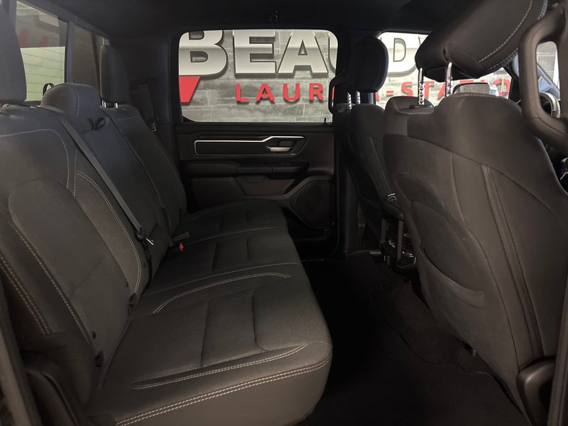 Ram 1500 CREW Big Horn 2019 BOITE 6.4' * SIÈGES ET VOLANT CHAUFFANTS* ENS: ATTELAGE REMORQUE, TOUT-TERRAIN, COMMODITÉS DE CAISSE