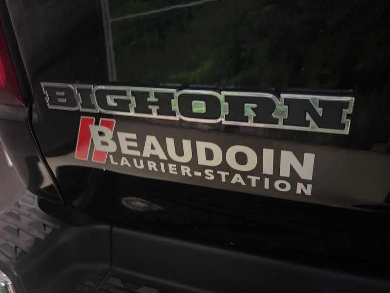 Ram 1500 CREW Big Horn 2019 BOITE 6.4' * SIÈGES ET VOLANT CHAUFFANTS* ENS: ATTELAGE REMORQUE, TOUT-TERRAIN, COMMODITÉS DE CAISSE