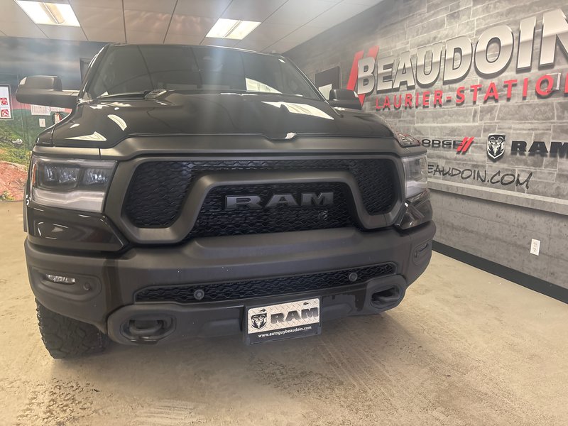 Ram 1500 CREW Rebel 2022 RAM BOX * ÉCRAN 12'' AUDIO HARMAN KARDON * COMMODITÉS DE CAISSES* SUSPENSION PNEUMATIQUE