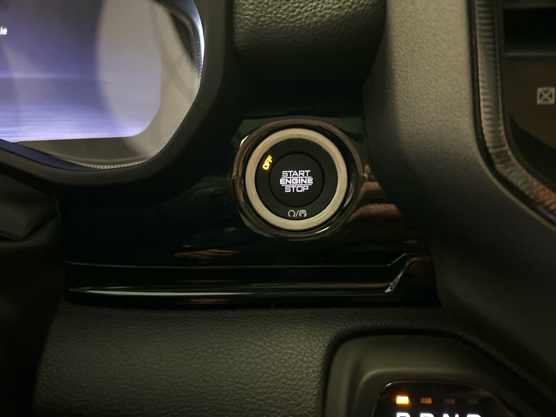 Ram 1500 SPORT 2025 ENSEMBLE REMORQUAGE * CUIR SIÈGES AVANT VENTILÉS * ÉCRAN 14'' AUDIO HARMAN KARDON * CONDUITE ASSISTÉ
