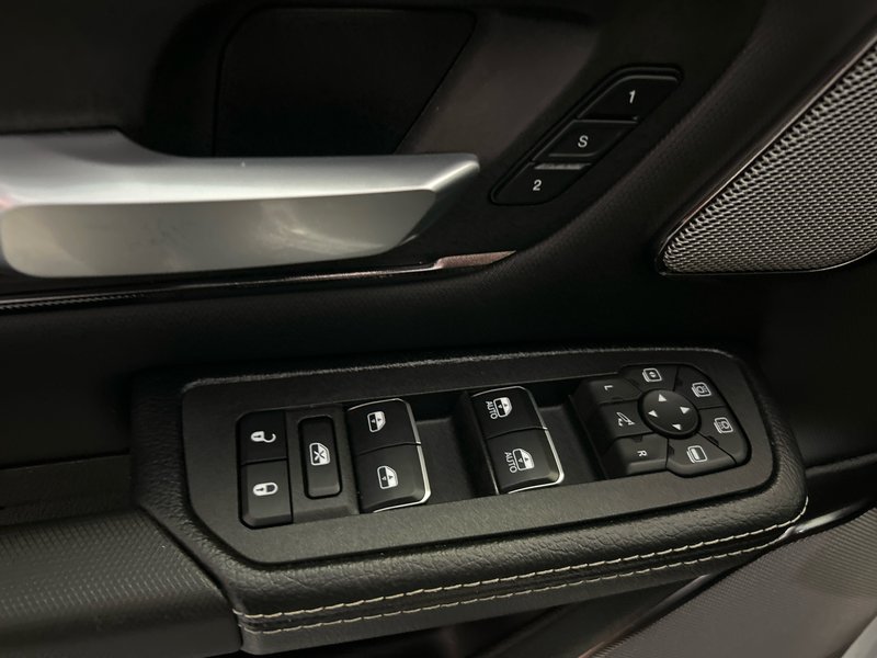 Ram 1500 SPORT 2025 ENSEMBLE REMORQUAGE * CUIR SIÈGES AVANT VENTILÉS * ÉCRAN 14'' AUDIO HARMAN KARDON * CONDUITE ASSISTÉ