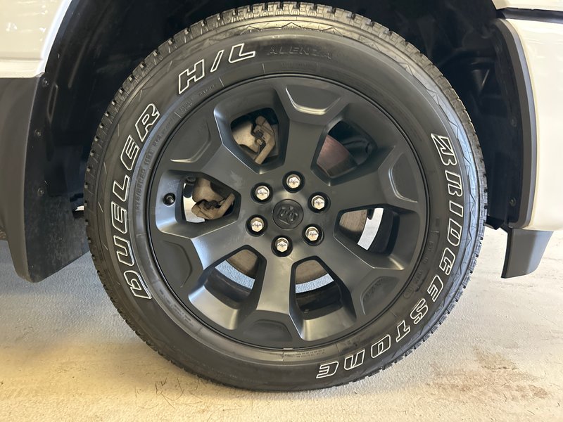 Ram 1500 SPORT 2025 ENSEMBLE REMORQUAGE * CUIR SIÈGES AVANT VENTILÉS * ÉCRAN 14'' AUDIO HARMAN KARDON * CONDUITE ASSISTÉ