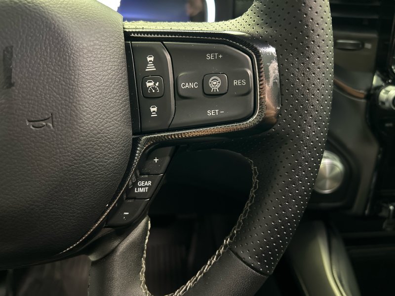 Ram 1500 SPORT 2025 ENSEMBLE REMORQUAGE * CUIR SIÈGES AVANT VENTILÉS * ÉCRAN 14'' AUDIO HARMAN KARDON * CONDUITE ASSISTÉ