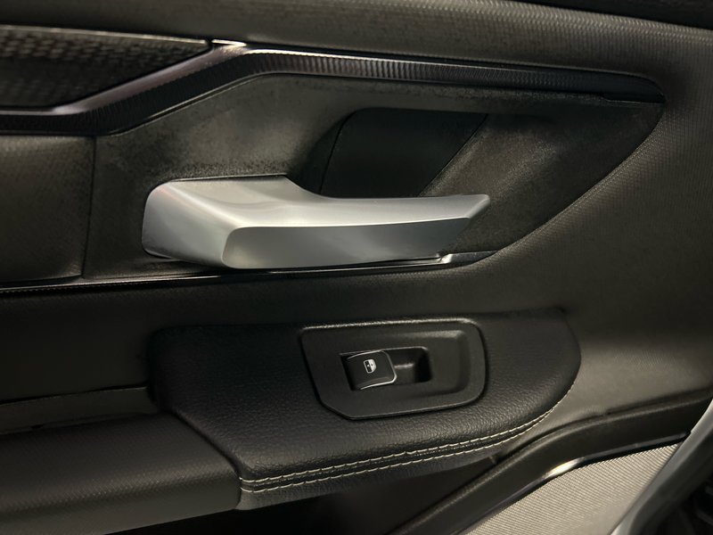 Ram 1500 SPORT 2025 ENSEMBLE REMORQUAGE * CUIR SIÈGES AVANT VENTILÉS * ÉCRAN 14'' AUDIO HARMAN KARDON * CONDUITE ASSISTÉ