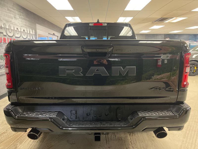 2025 Ram 1500 SPORT