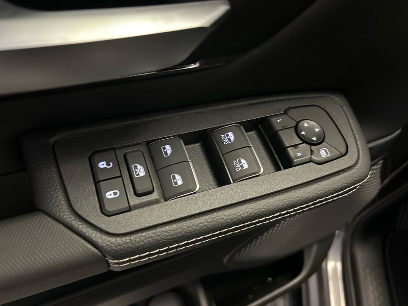 2025 Ram 1500 SPORT