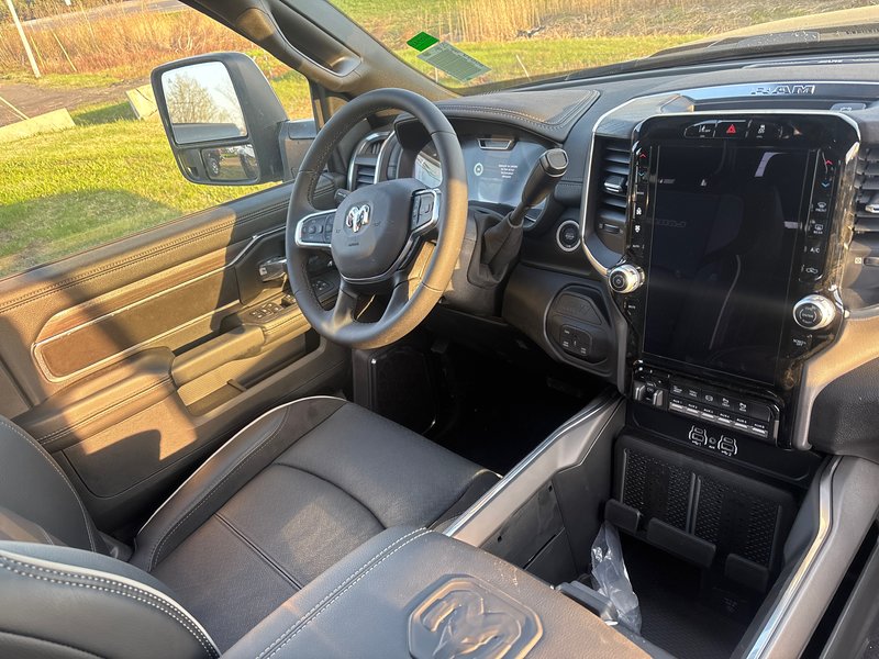Ram 3500 LARAMIE 2025