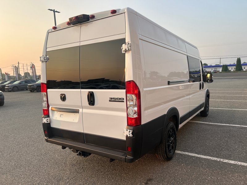 Ram PROMASTER CARGO VAN 3500 SLT+ 2025 Préparation pour VR