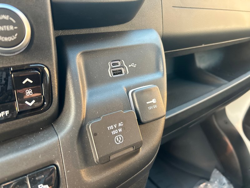 Ram PROMASTER CARGO VAN 3500 SLT+ 2025 Préparation pour VR