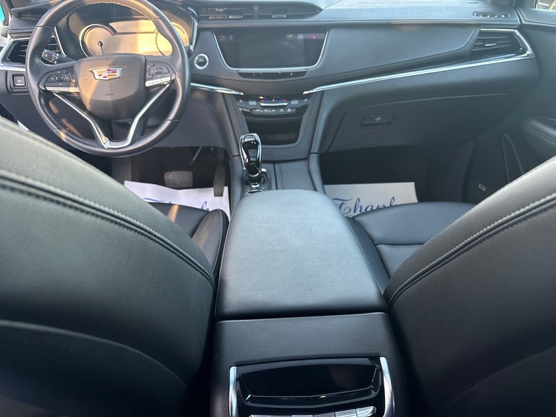 2023 Cadillac XT6 AWD Luxury Seven passenger and beautiful SUV