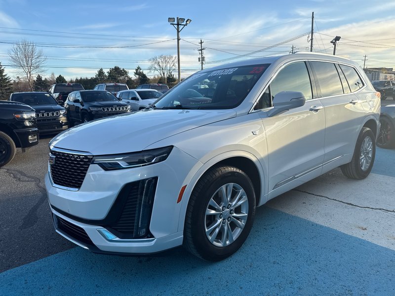 2023 Cadillac XT6 AWD Luxury Seven passenger and beautiful SUV