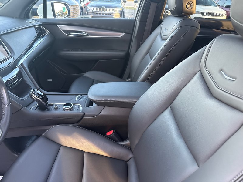 2023 Cadillac XT6 AWD Luxury Seven passenger and beautiful SUV