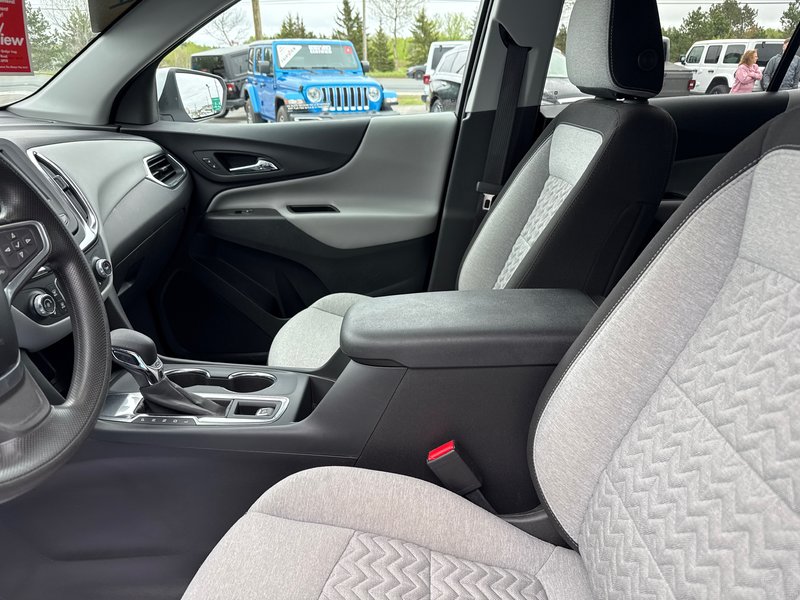 2022 Chevrolet Equinox LT FWD Heated seats command start power seats