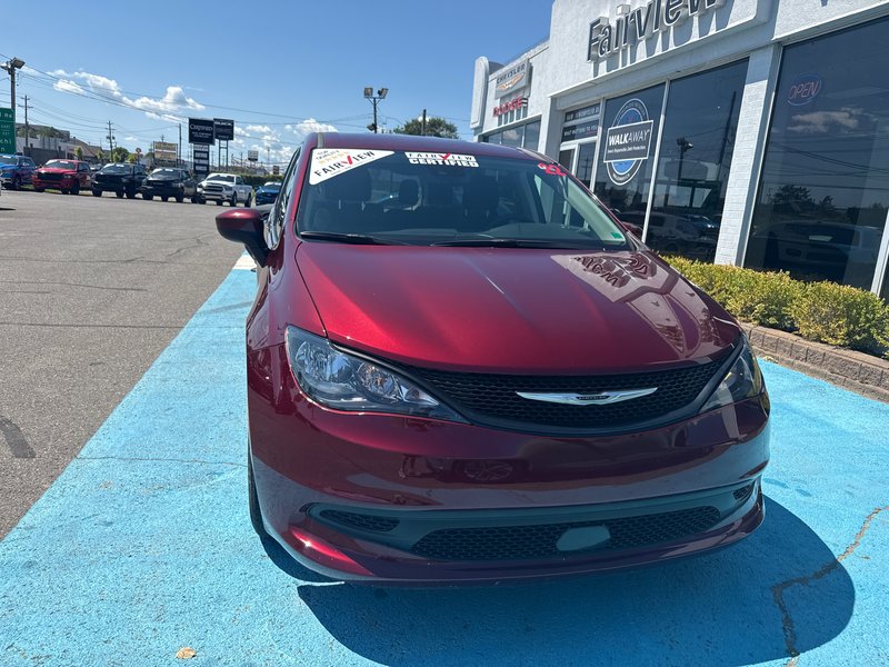 2022 Chrysler Grand Caravan SXT PLUS Loaded navigation, power doors, heated seat, heated wheel, command start,