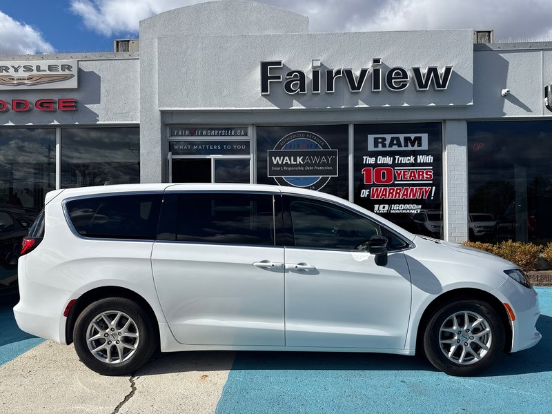 2024 Chrysler Grand Caravan SXT Fairview shuttle vehicle