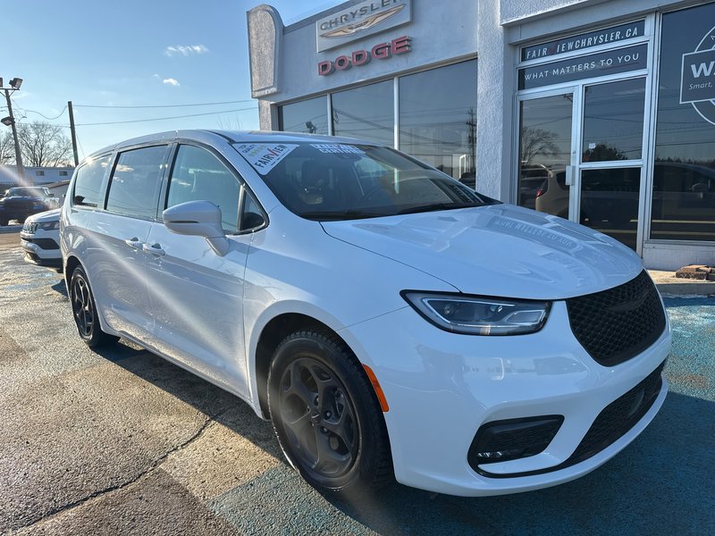 2022 Chrysler Pacifica Hybrid Touring L