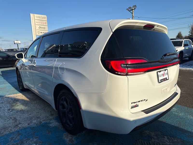 2022 Chrysler Pacifica Hybrid Touring L