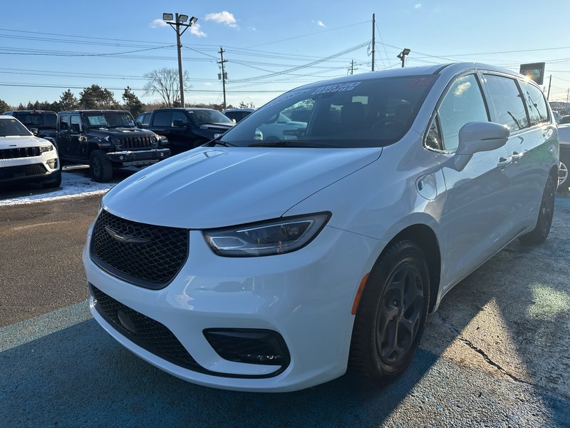 2022 Chrysler Pacifica Hybrid Touring L