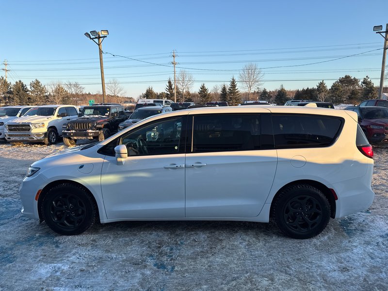 2022 Chrysler Pacifica Hybrid Touring L