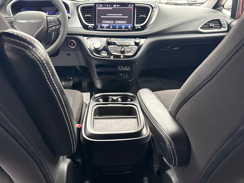 2022 Chrysler Pacifica Touring S AWD