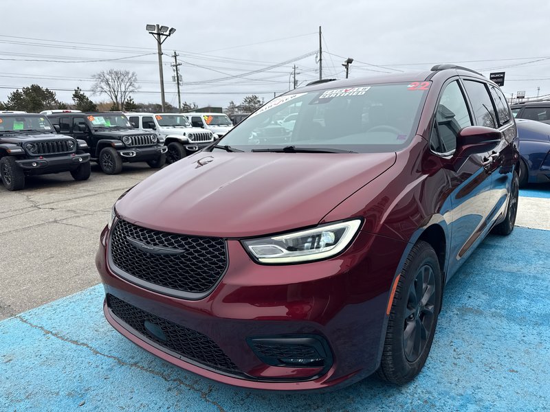 2022 Chrysler Pacifica Touring S AWD