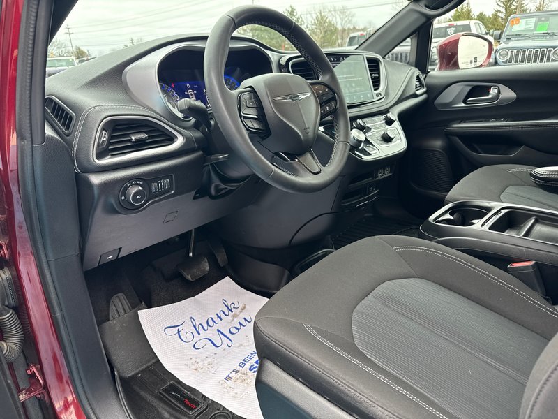 2022 Chrysler Pacifica Touring S AWD