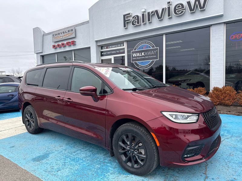 2022 Chrysler Pacifica Touring S AWD