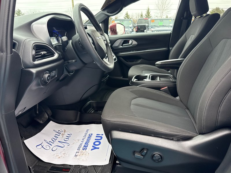 2022 Chrysler Pacifica Touring S AWD