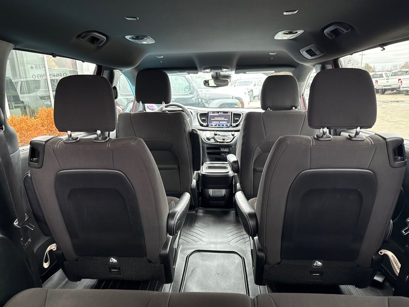 2022 Chrysler Pacifica Touring S AWD