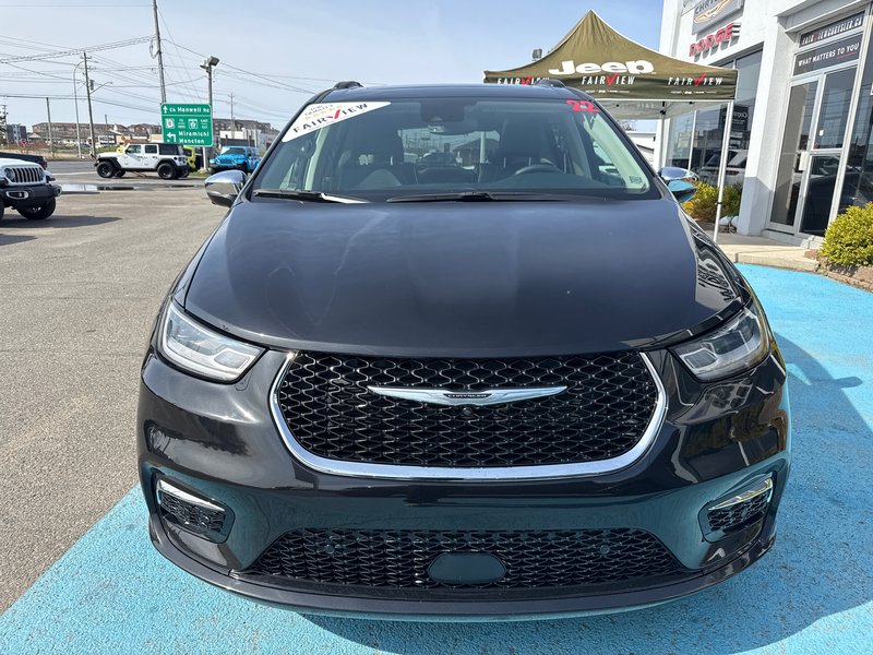 2022 Chrysler Pacifica Limited Sun and sound group advanced, safety group, leather, cool seats navigation power rear seats