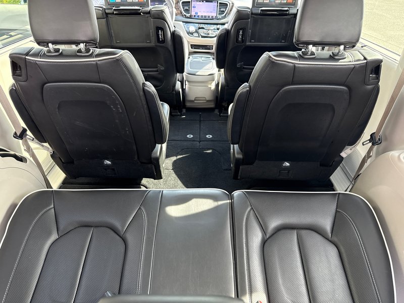 2022 Chrysler Pacifica Limited Sun and sound group advanced, safety group, leather, cool seats navigation power rear seats