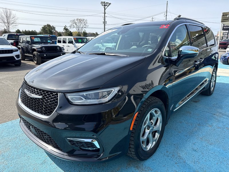2022 Chrysler Pacifica Limited Sun and sound group advanced, safety group, leather, cool seats navigation power rear seats