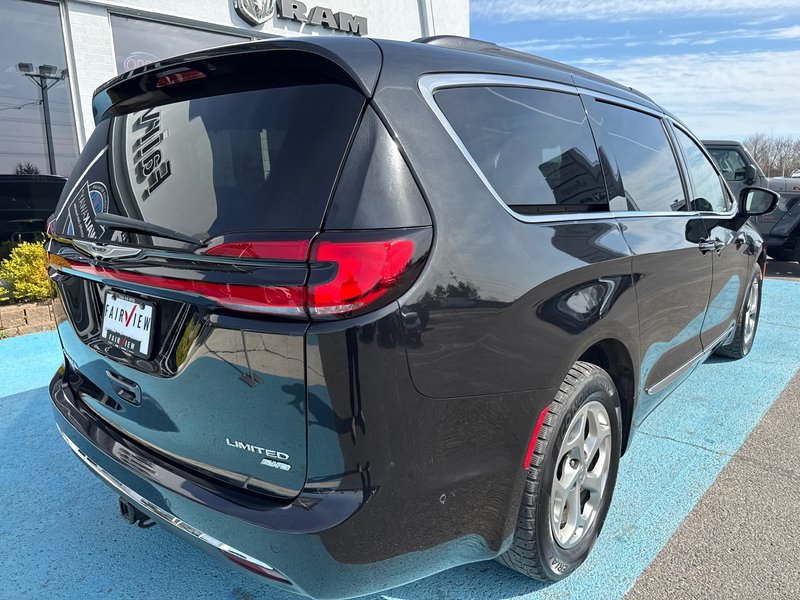 2022 Chrysler Pacifica Limited Sun and sound group advanced, safety group, leather, cool seats navigation power rear seats