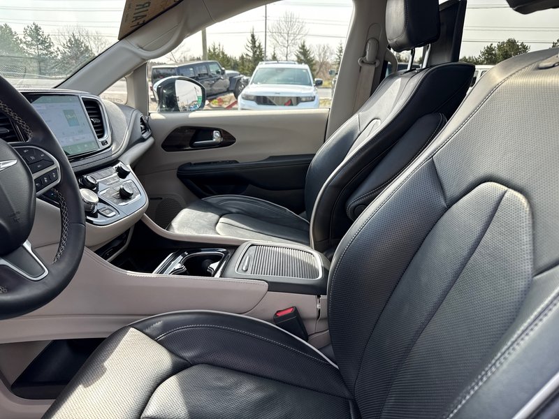 2022 Chrysler Pacifica Limited Sun and sound group advanced, safety group, leather, cool seats navigation power rear seats