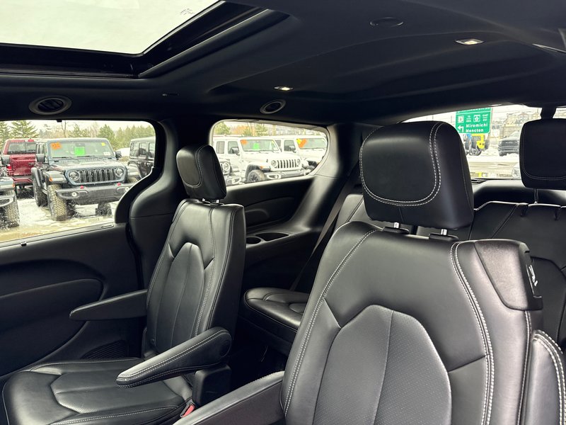 Chrysler Pacifica S with sunroof package Touring L 2023