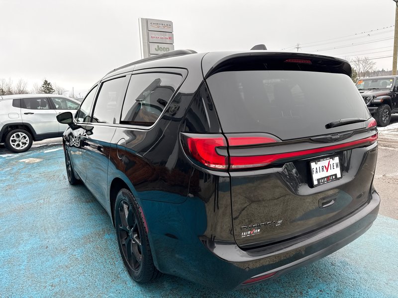 2023 Chrysler Pacifica S with sunroof package Touring L